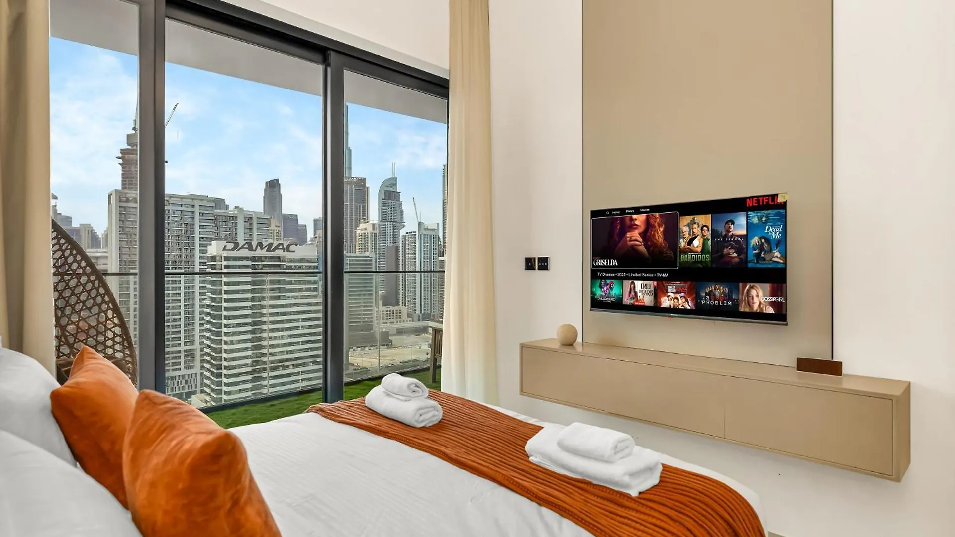 Burj Khalifa And Canal Views 2Bdr Dubai 0*,  United Arab Emirates