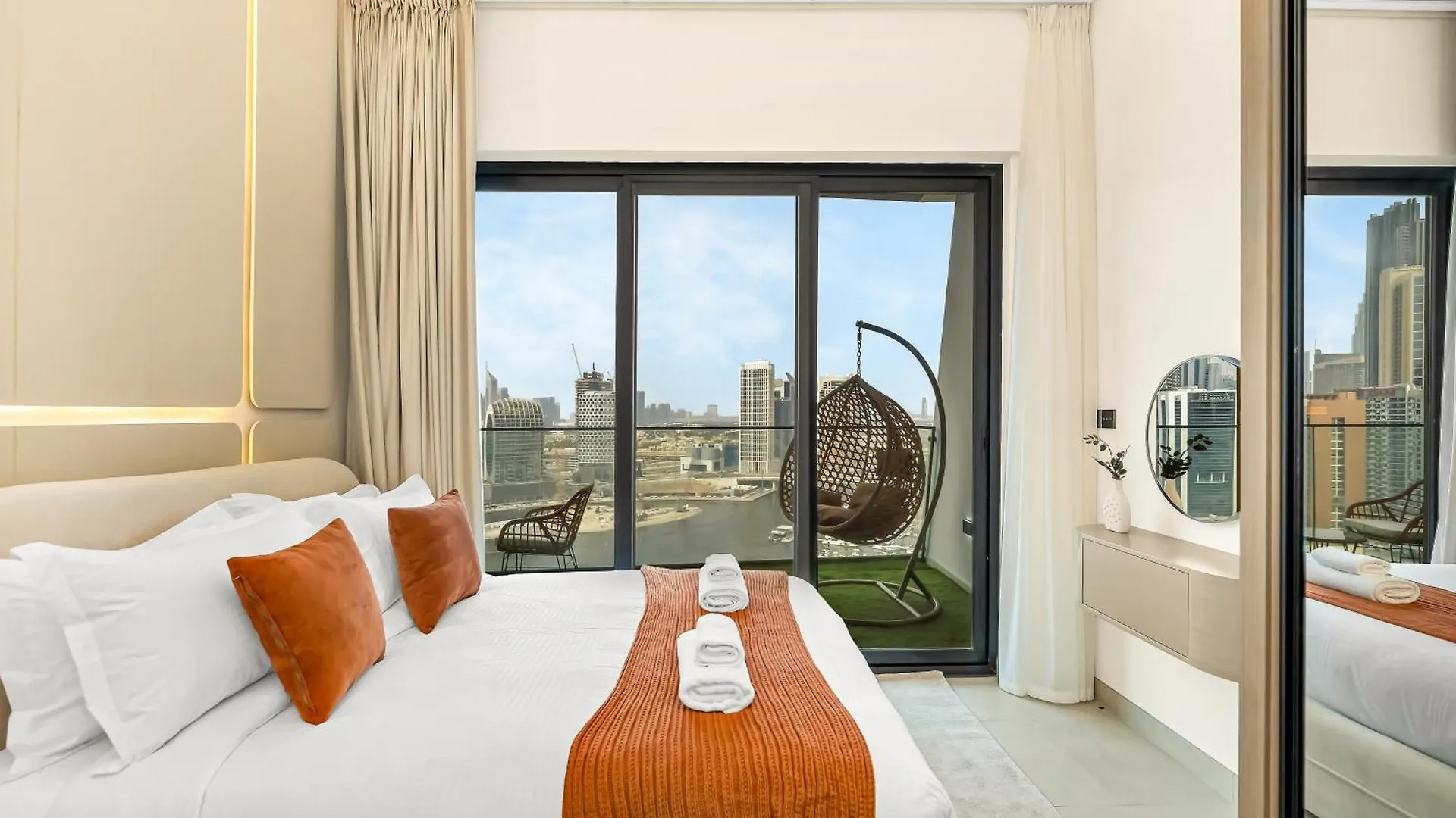 Apartment Burj Khalifa And Canal Views 2Bdr Dubai